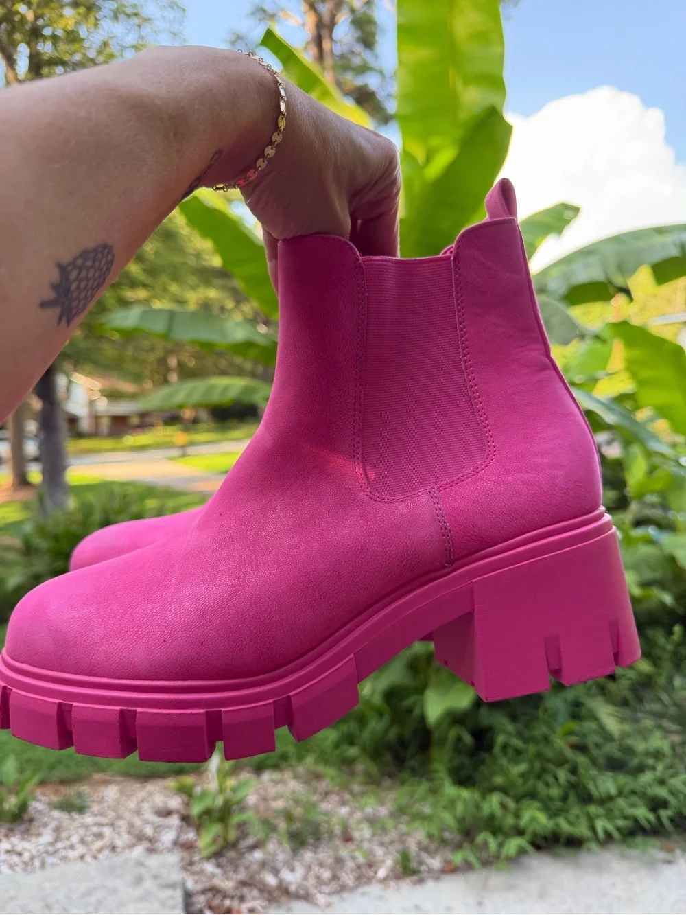 MIA these faux